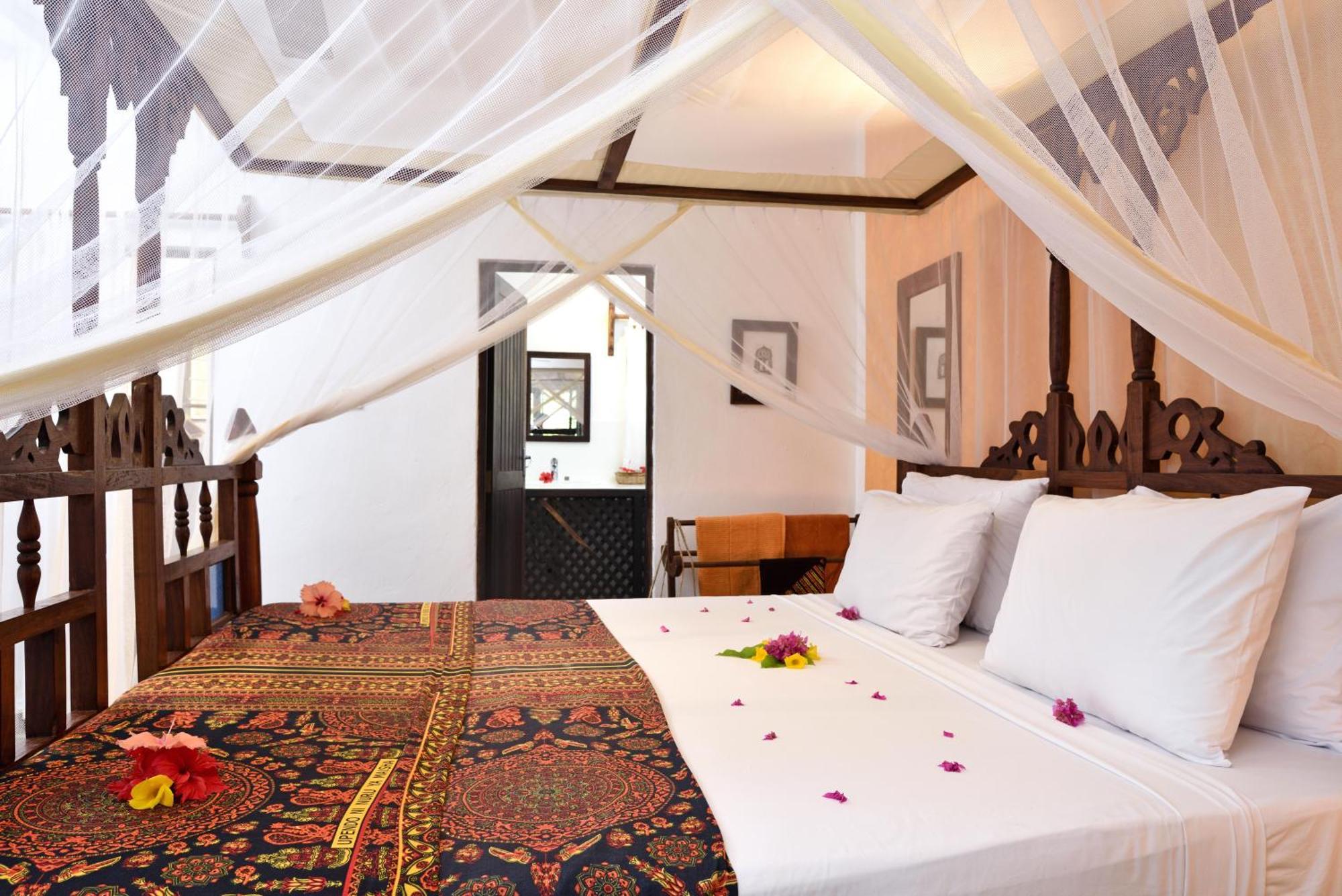 Shooting Star Boutique Hotel Kiwengwa  Exteriör bild